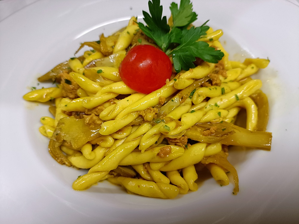 Strozzapreti Carciofi e Salsiccia
